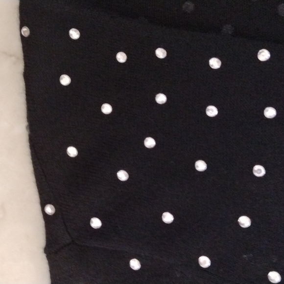 H&M sweater. - Picture 3 of 9